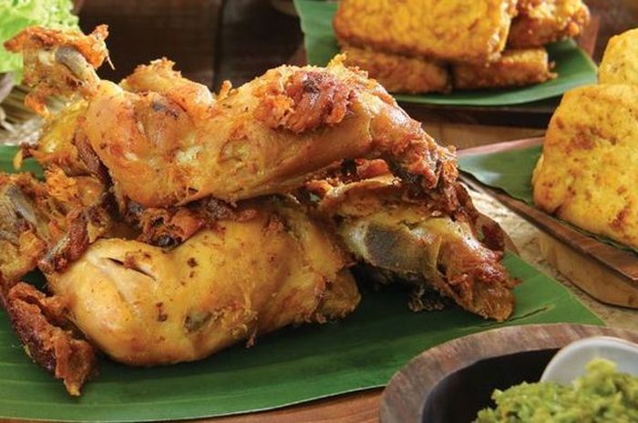 Perbedaan Ayam Geprek, Ayam Penyet, dan Ayam Gepuk