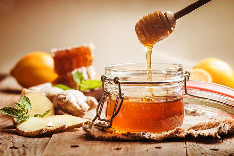 Minum Madu Dan Air Hangat Untuk Mendapatkan Manfaat-Manfaat Ini