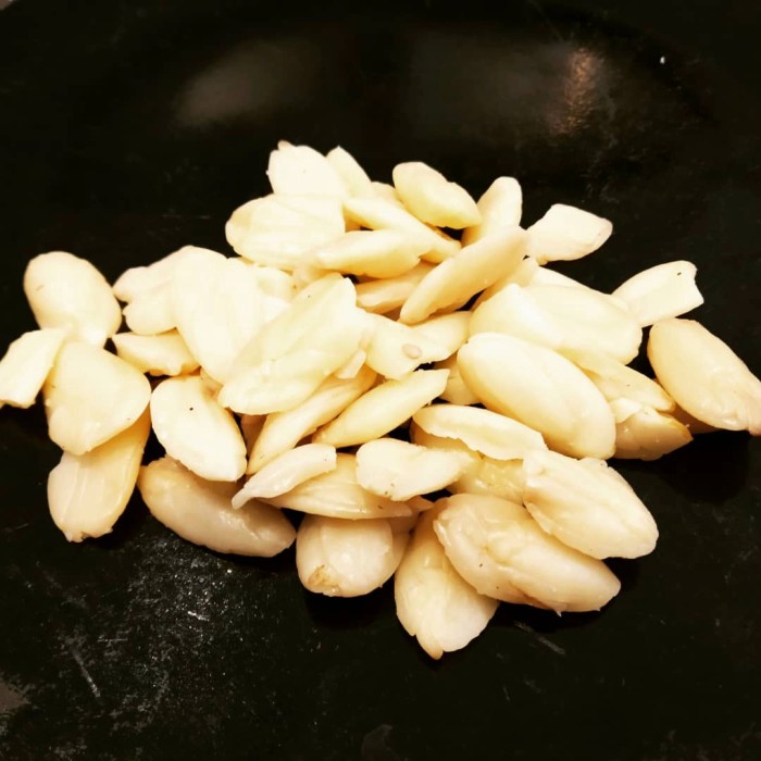  Tidak Hanya Maluku, Bogor Juga Punya Kacang Kenari