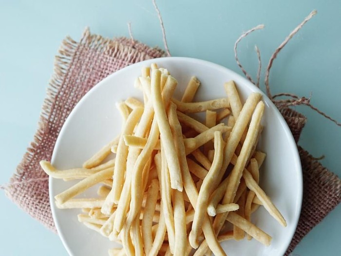 Resep Stik Bawang Kacang Kenari