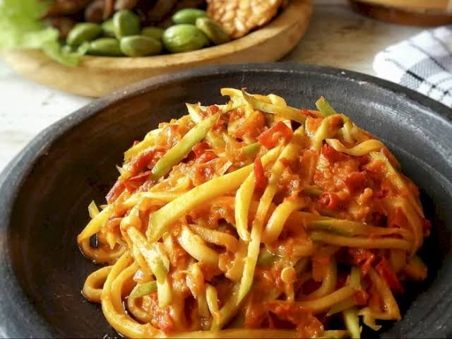 Resep Sambal Mangga Lezat Untuk Teman Makan Siang Anda