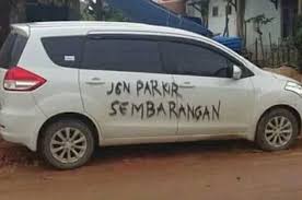 Dilarang Selfie, Dan Berbagai Aturan Unik Indonesia Lainnya