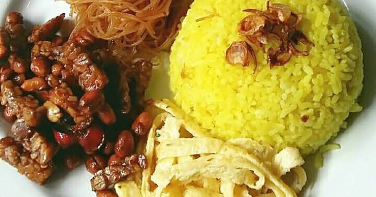 Hal-Hal Menarik Tentang Nasi Kuning