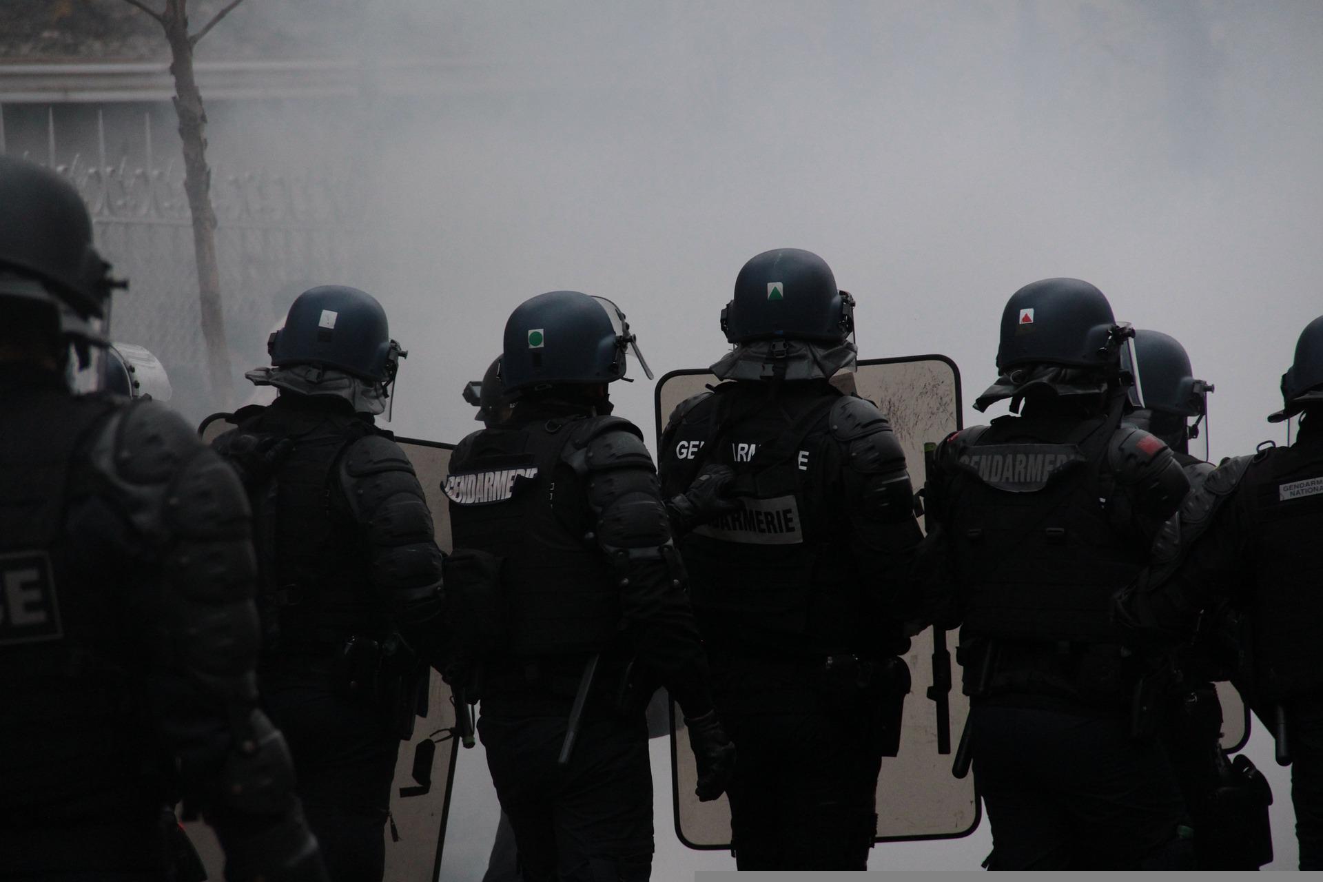 Efek Menyakitkan Gas Air Mata Pada Tubuh Anda