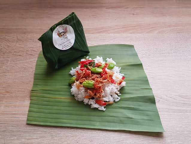 Mengenal Nasi Kucing, Nasi Legendaris Yang Menjadi Santapan Banyak Orang