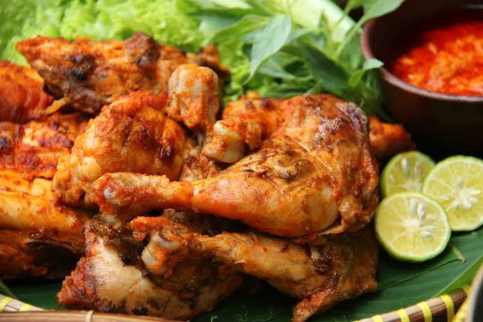 Mengapa Ayam Bakar Khas Indonesia Begitu Kaya Rasa? Temukan Jawabannya Disini