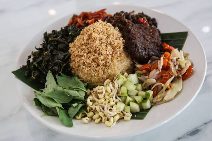 Inilah Bedanya Nasi Ulam Di Indonesia Dan Malaysia