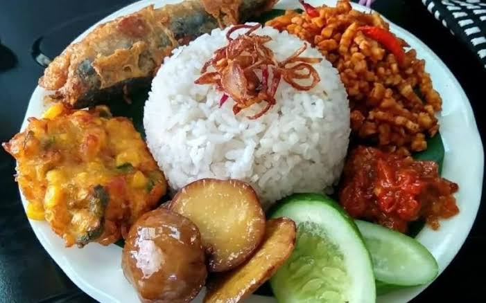 Sudah Pernah Mencoba Nasi Gurih? Ini Dia Kisahnya