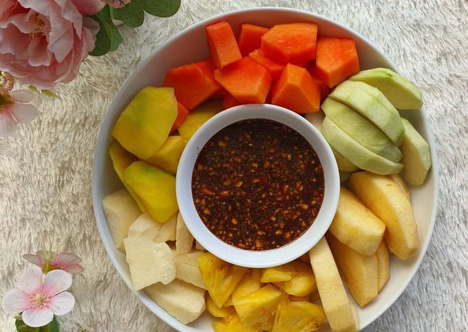 Resep Rujak Buah Bumbu Kacang Mete