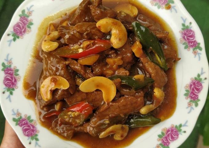 Resep Daging Sapi Lada Hitam Kacang Mete