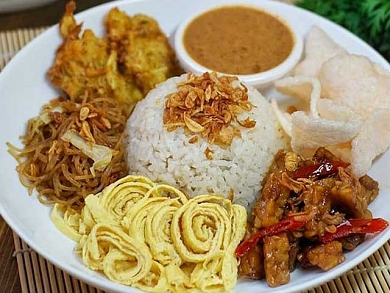 Varian Hidangan Nasi Dari Berbagai Daerah Di Indonesia